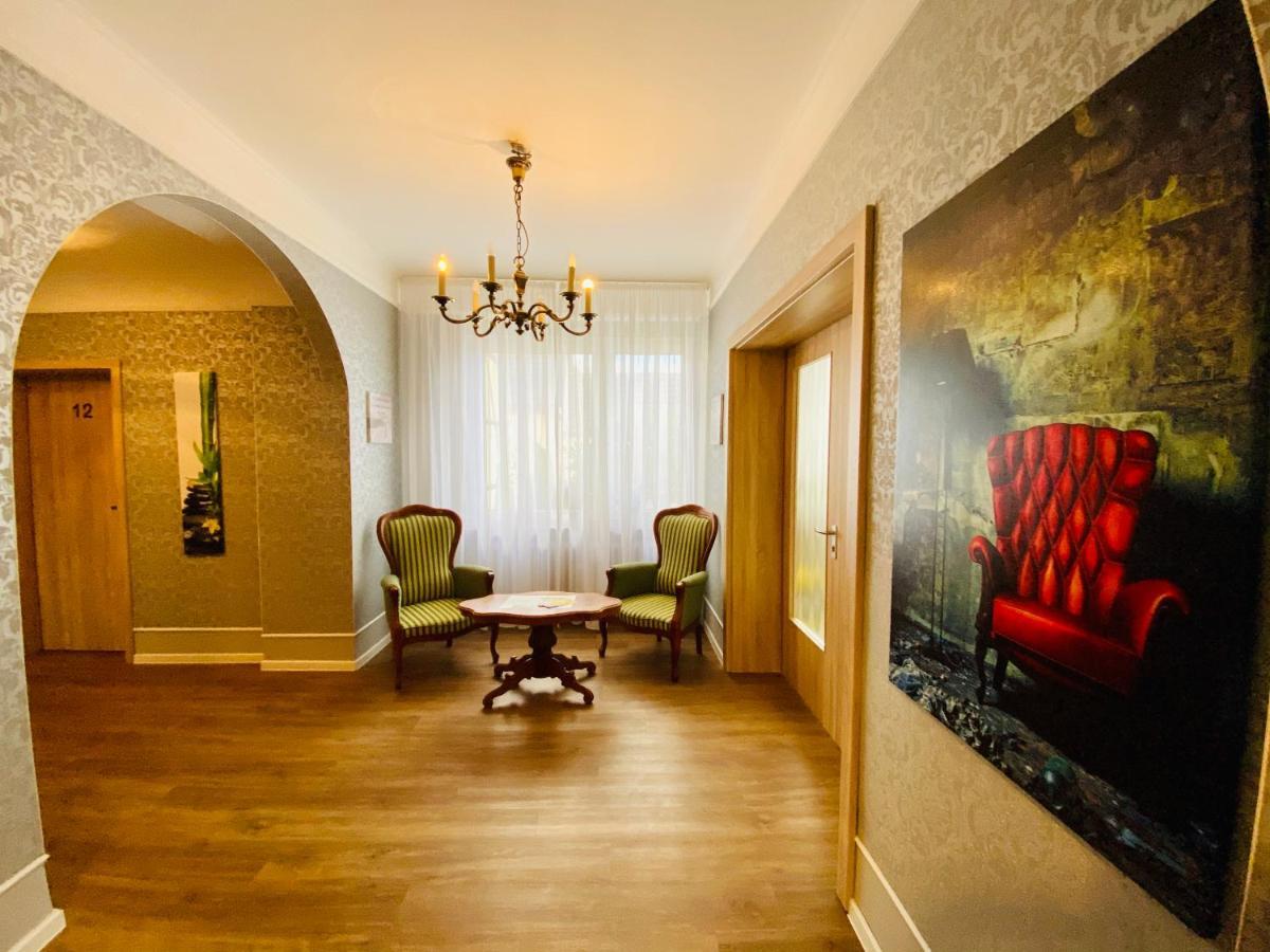 הורן-באד מאינברג Gaestehaus Am Kurpark Hotel Garni מראה חיצוני תמונה